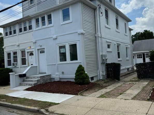 44 Lewis Avenue, New Hyde Park NY 11040