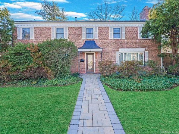 16 Wooleys Lane, Great Neck NY 11023