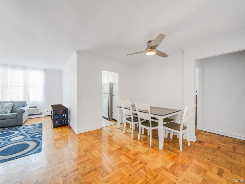 60 Hempstead Avenue 1O, Lynbrook NY 11563
