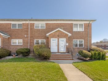 56-27B Utopia Parkway