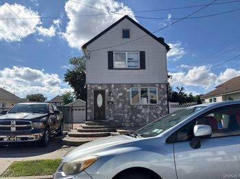 104 E Pennywood Avenue