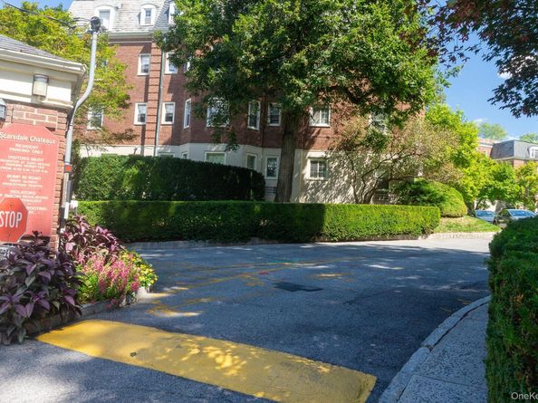 7 chateaux Circle 7E, Scarsdale NY 10583