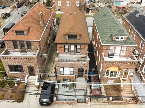 1163 Rhinelander Avenue, Bronx NY 10461