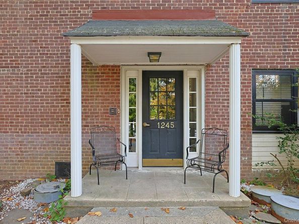 1245 California Road b23, Eastchester NY 10709