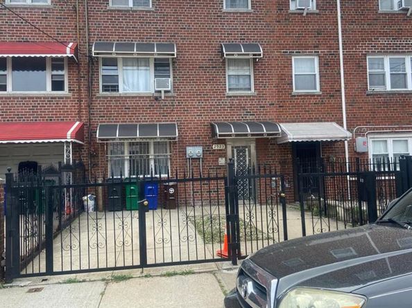 2923 N Mickle Avenue, Bronx NY 10469