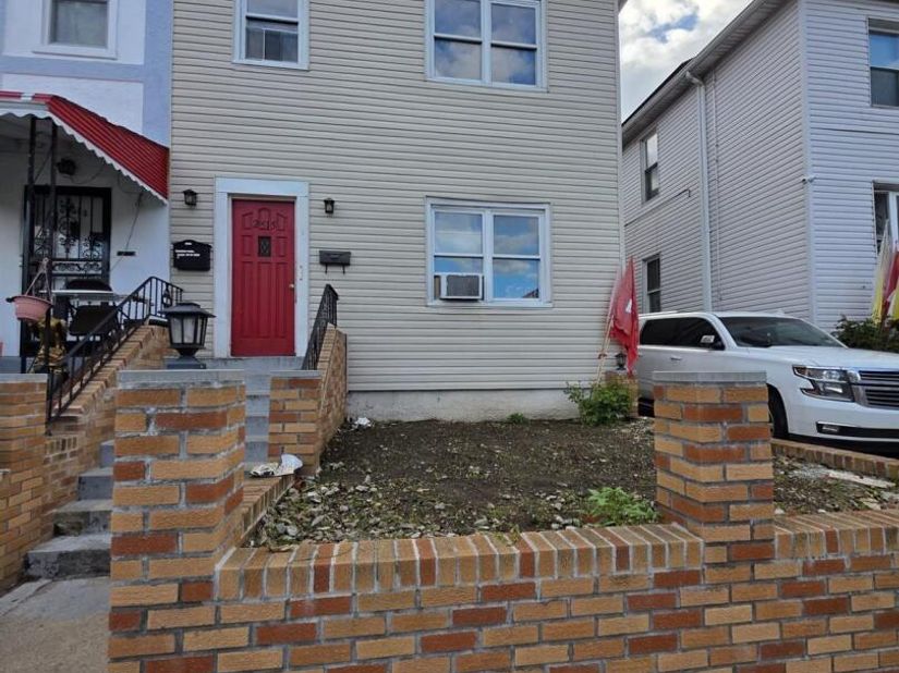 2515 Holland Avenue, Bronx NY 10467