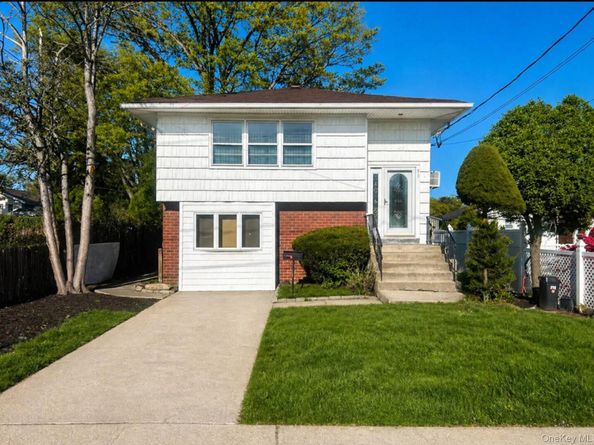960 Linden Avenue, Westbury NY 11590