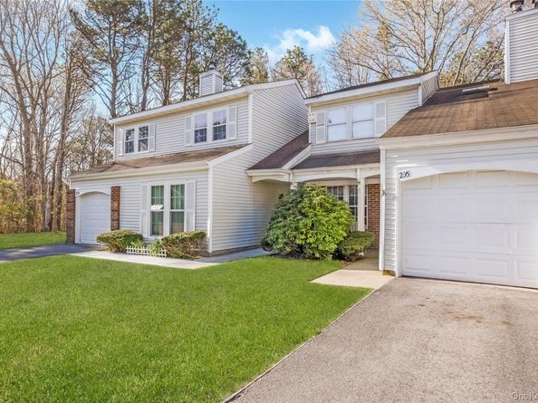 235 Ivy Meadow Court, Middle Island NY 11953