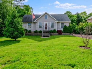 40 Deforest Avenue