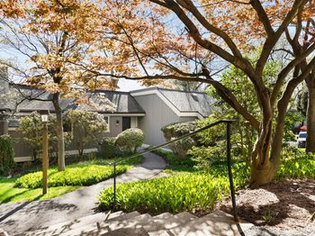 220 Heritage Hills