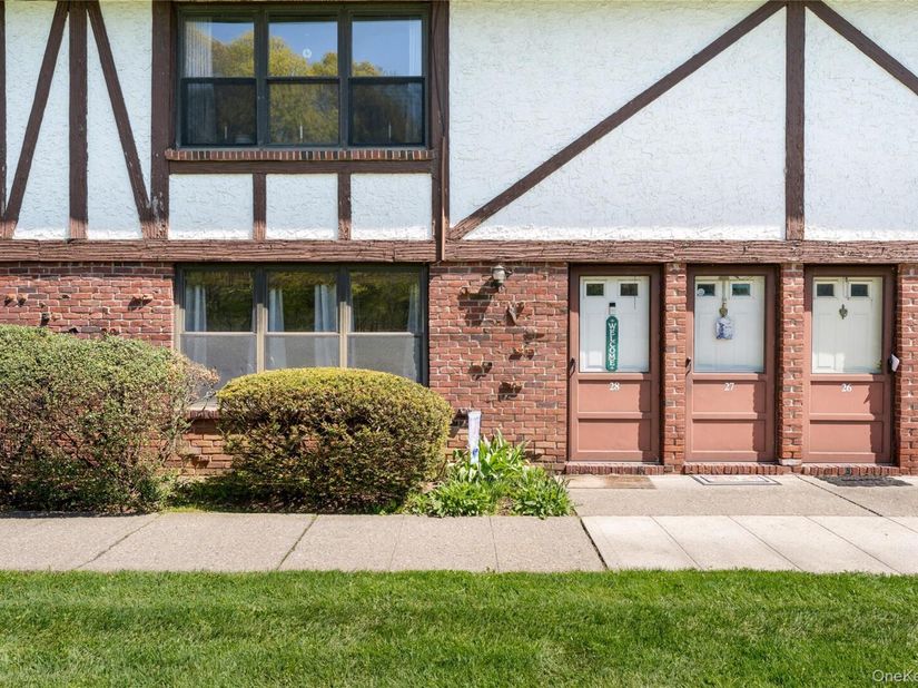 28 Bailey Court 28, Middle Island NY 11953