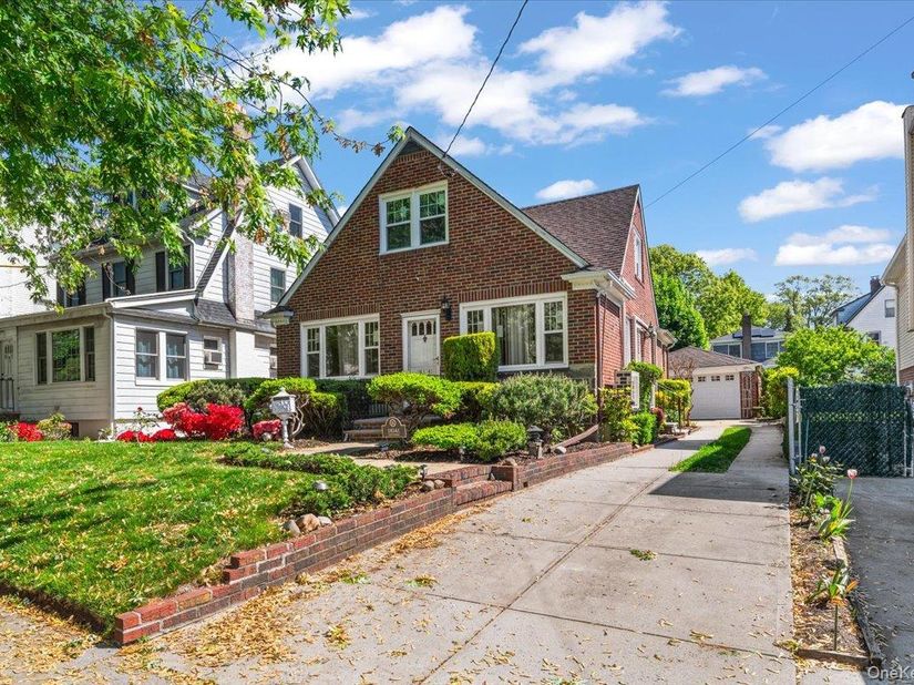 183-41 Dalny Road, Jamaica Estates NY 11432
