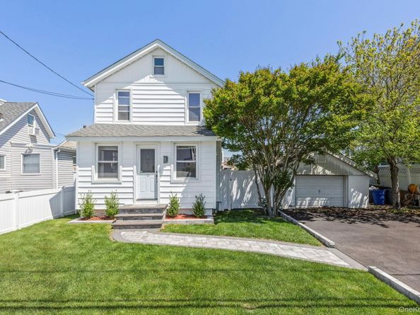 102 Clubhouse Road, Bellmore NY 11710