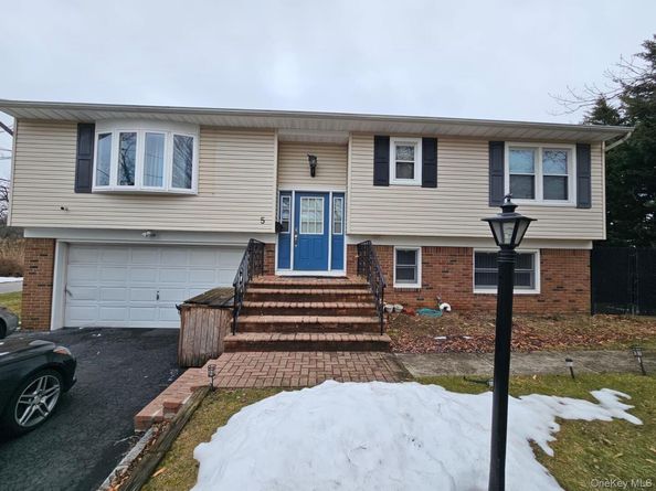 5 Ireland Place, Copiague NY 11726