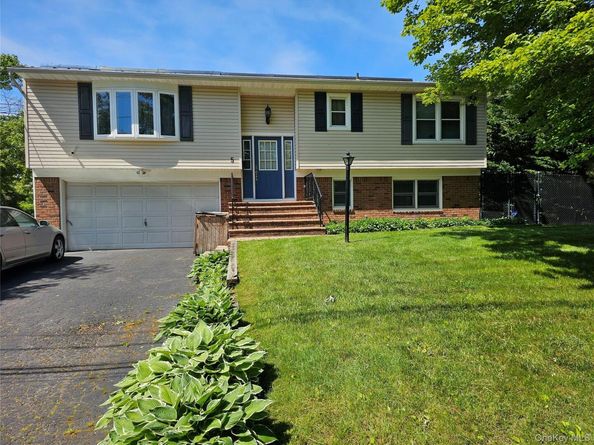 5 Ireland Place, Copiague NY 11726