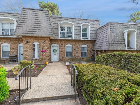 655 Middle Country Road 4F1, Coram NY 11727