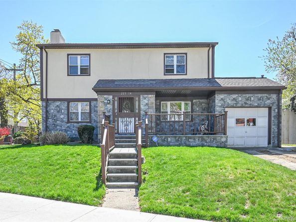 223-14 Kingsbury Avenue, Oakland Gardens NY 11364