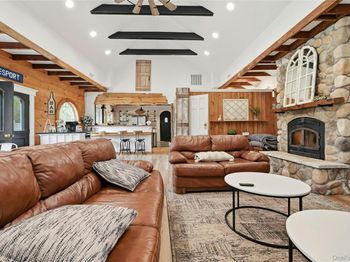 12 Herricks Lane