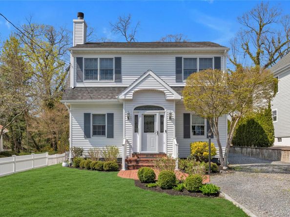23 Grove Street, Cold Spring Harbor NY 11724