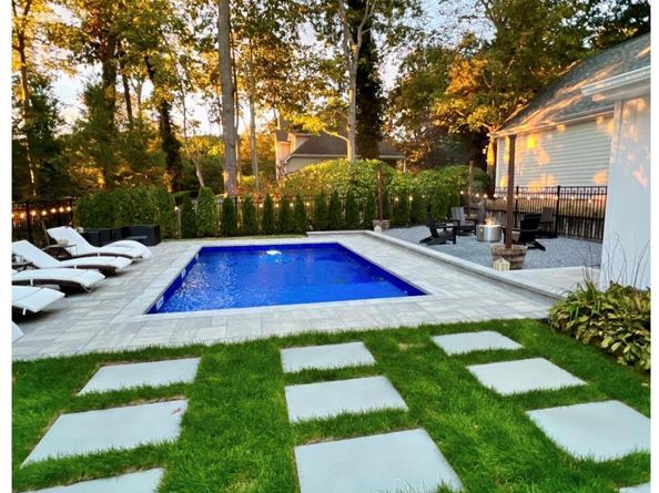 23 Grove Street, Cold Spring Harbor NY 11724