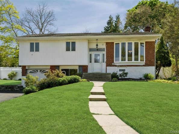 115 Morewood Drive, Smithtown NY 11787