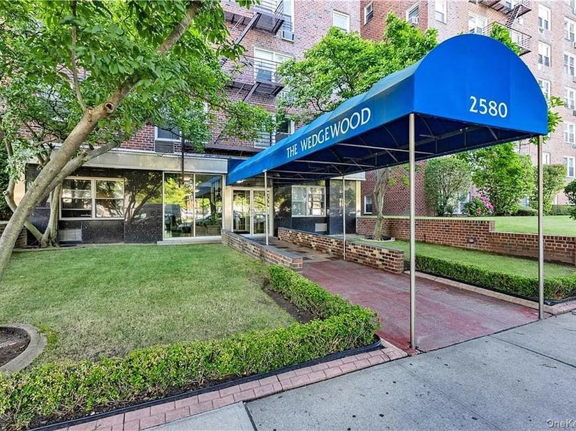 2580 Ocean Parkway 2K, Brooklyn NY 11235