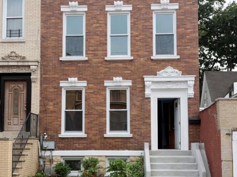 33 Sunnyside Court, Brooklyn NY 11207