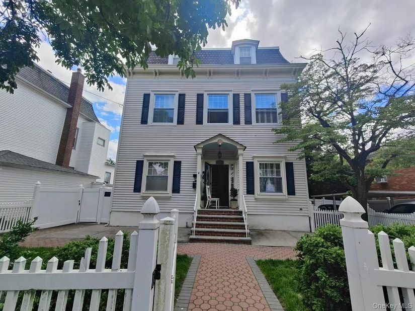 324 150th Street, Whitestone NY 11357