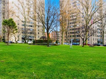 4 Fordham Hill Oval