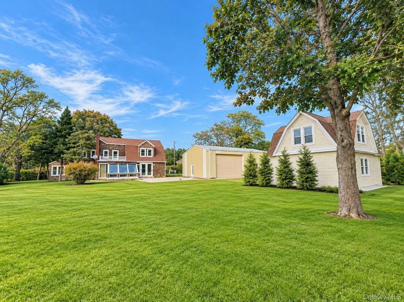 53 Foster Avenue, Hampton Bays NY 11946