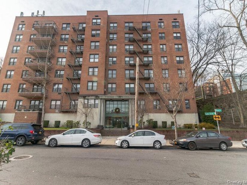 5235 Post Road 1B, Bronx NY 10471