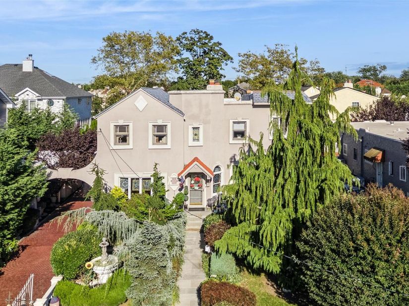 315 wynsum Avenue, Merrick NY 11566