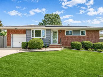 285 W 9th Street