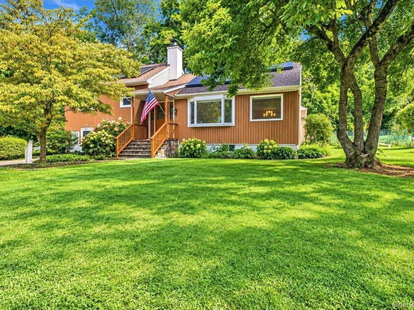 3740 Eleanor Drive, Mohegan Lake NY 10547