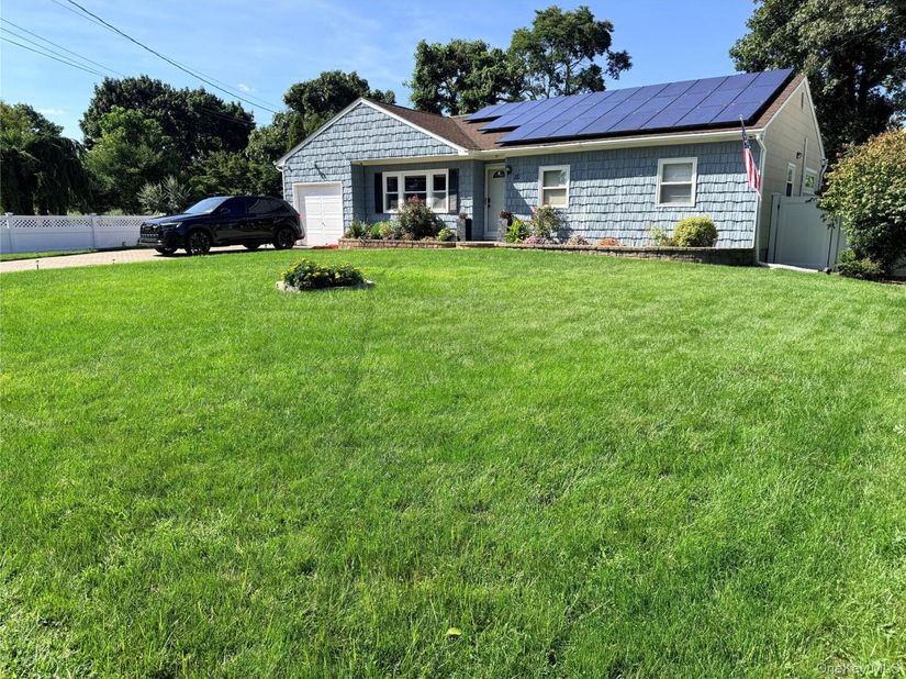 35 Ranch Drive, Shirley NY 11967