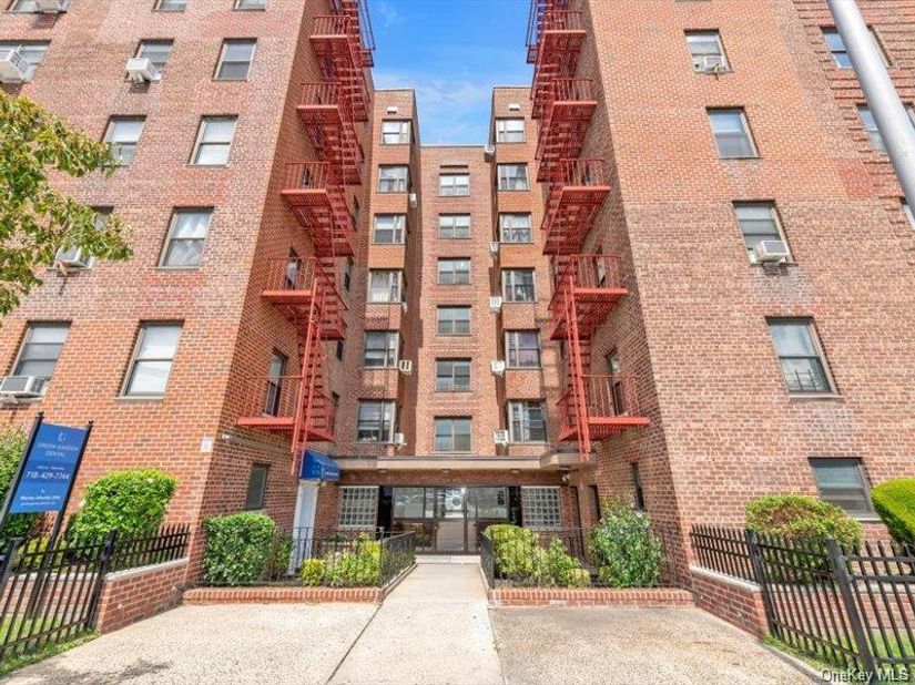 88-09 Northern blvd A104, Jackson Heights NY 11369