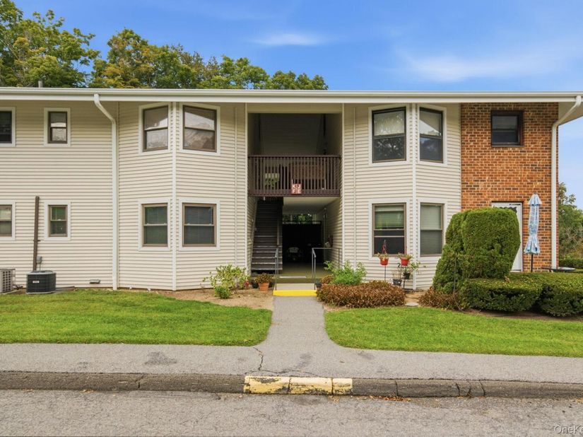 27 Walden Court F, Yorktown Heights NY 10598