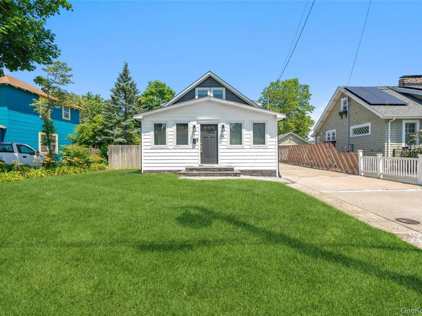 55 Cleveland Street, Patchogue NY 11772
