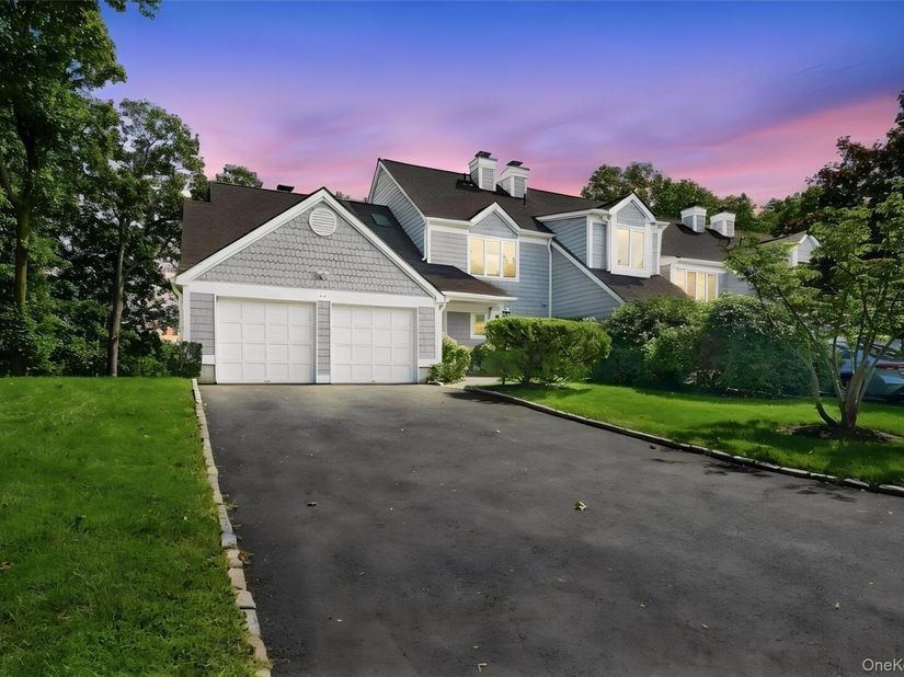 24 Oakcrest Lane, Hastings-on-Hudson NY 10706