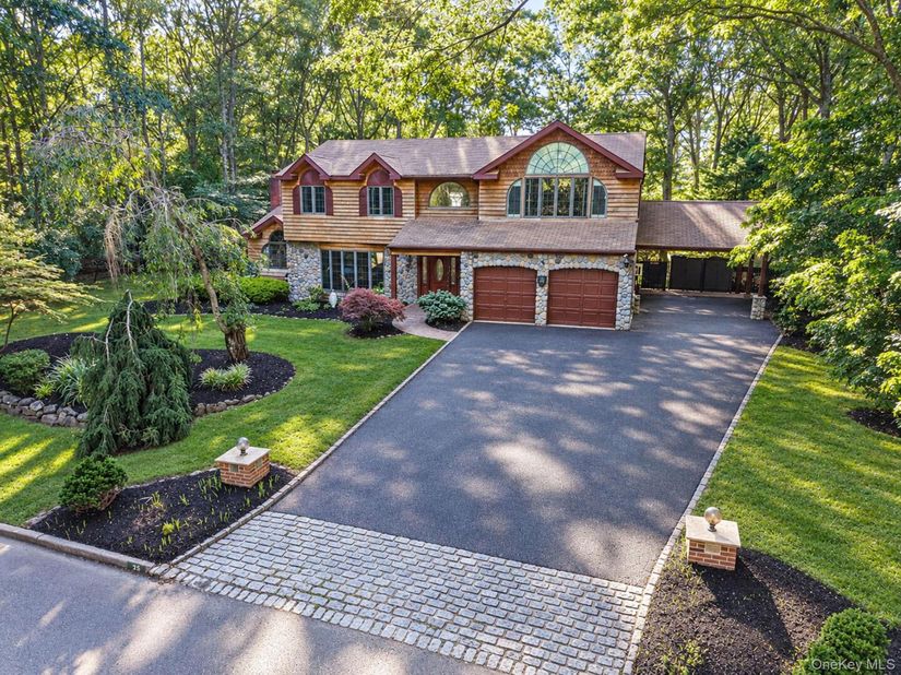 35 Hastings Drive, Ridge NY 11961