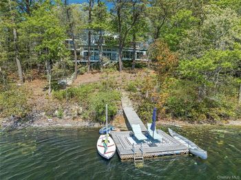 9 Lake View Ct