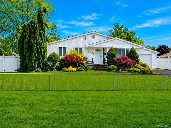 170 W 9th Street, Deer Park NY 11729