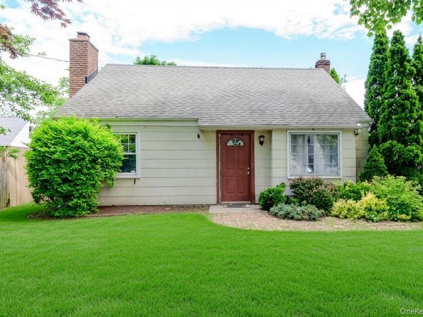 102 E 12th Street, Huntington Station NY 11746