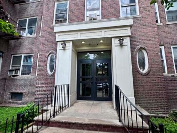 143-07 Sanford Avenue 3J, Flushing NY 11355