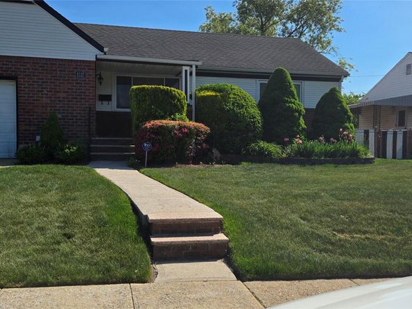 2127 Leighton Road, Elmont NY 11003