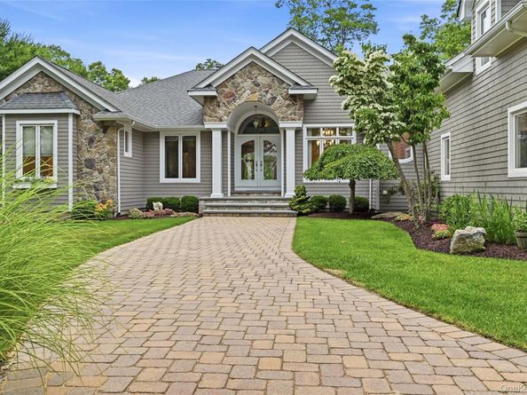 58 South Path, Calverton NY 11933