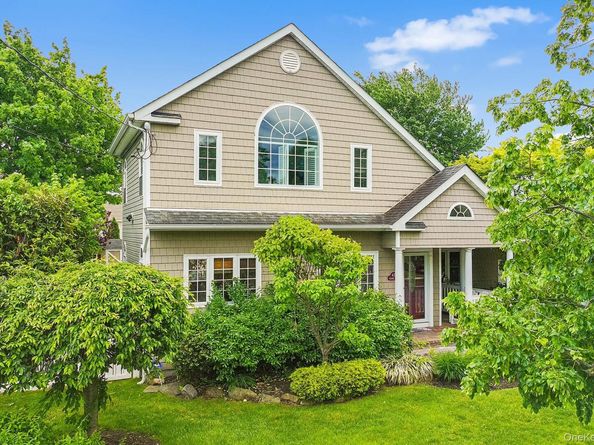 47 Clinton Place, Massapequa NY 11758