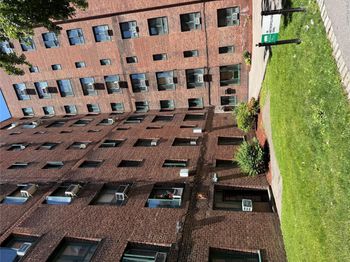 18 Metropolitan Oval