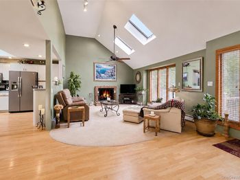 370 Avenue A