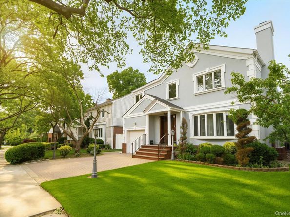 7831 220th Street, Oakland Gardens NY 11364